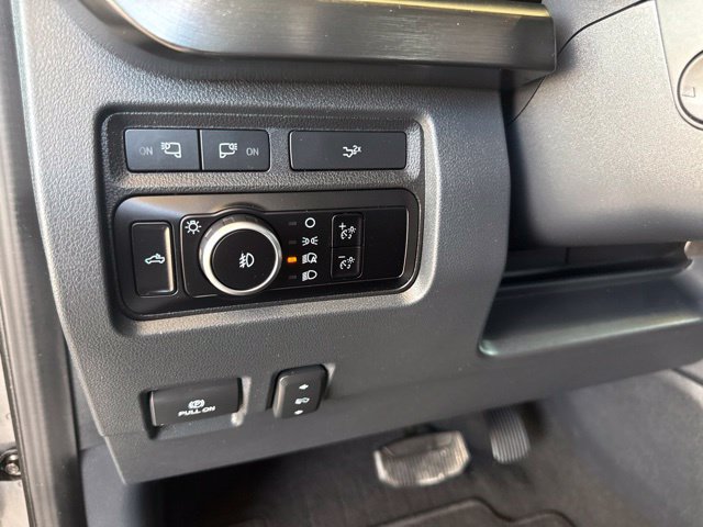Used 2023 Ford F250 Lariat w/ Sport Appearance Package AWD/4WD image 18