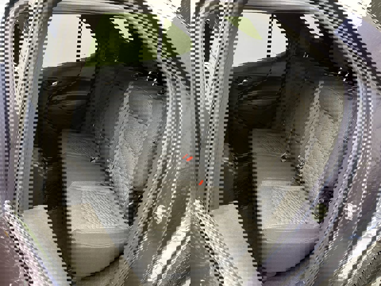 Used 2018 Chevrolet Equinox LT image 10