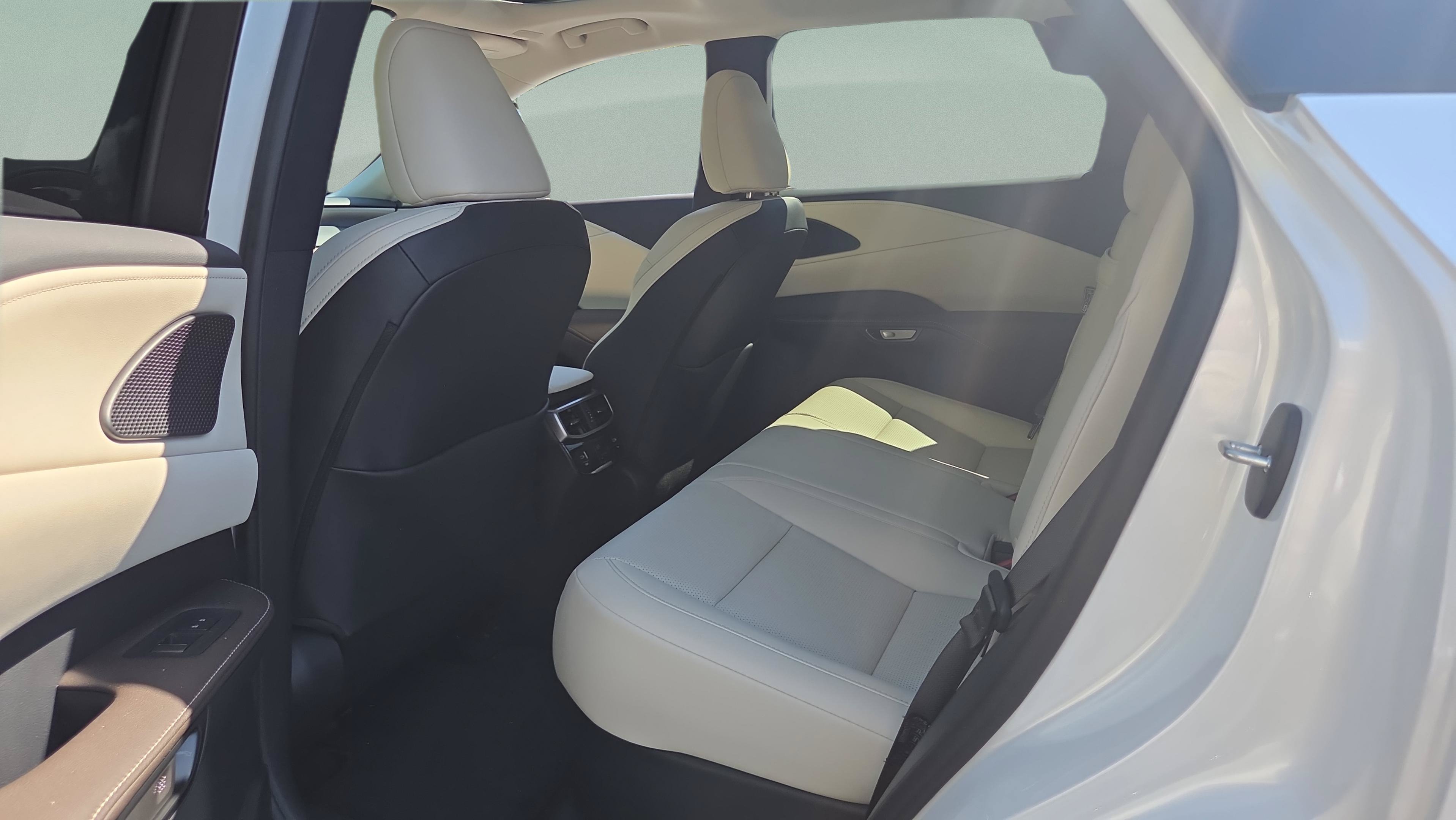 Used 2025 Lexus RX 350 Premium Plus w/ Convenience Package FWD image 11