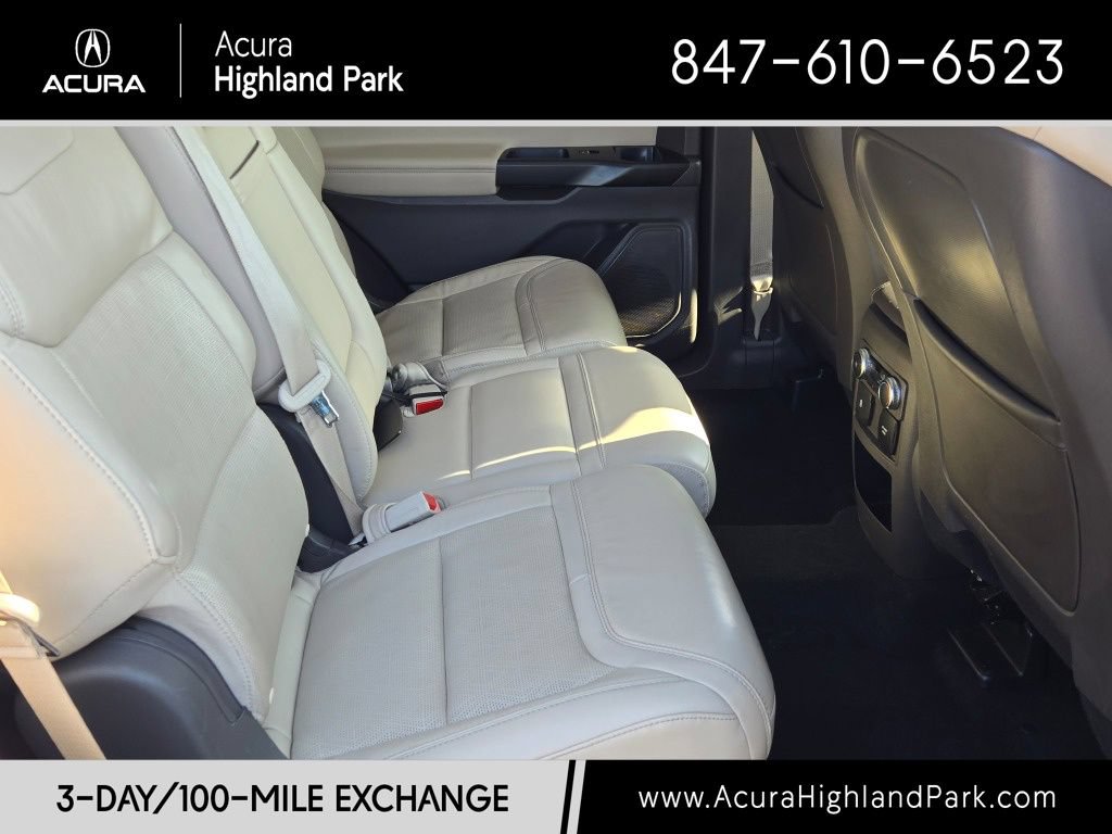 Used 2020 Ford Explorer Platinum w/ Premium Technology Package AWD/4WD image 12