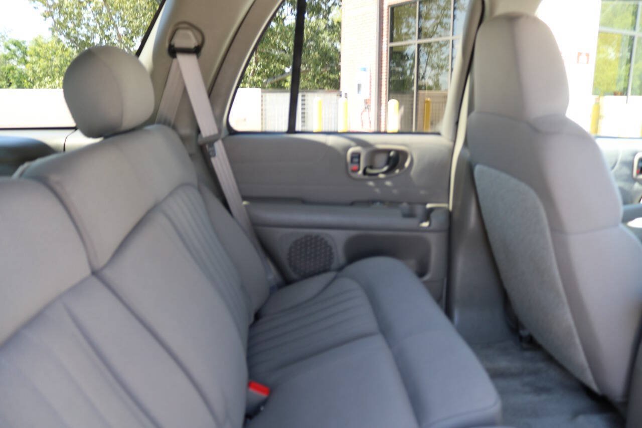 Used 2004 Chevrolet Blazer LS w/ Preferred Equipment Group AWD/4WD image 42