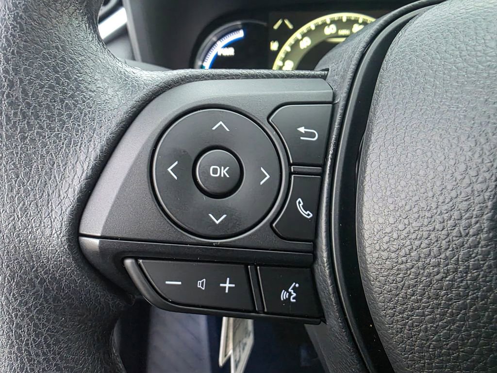 Used 2025 Toyota RAV4 XLE image 12