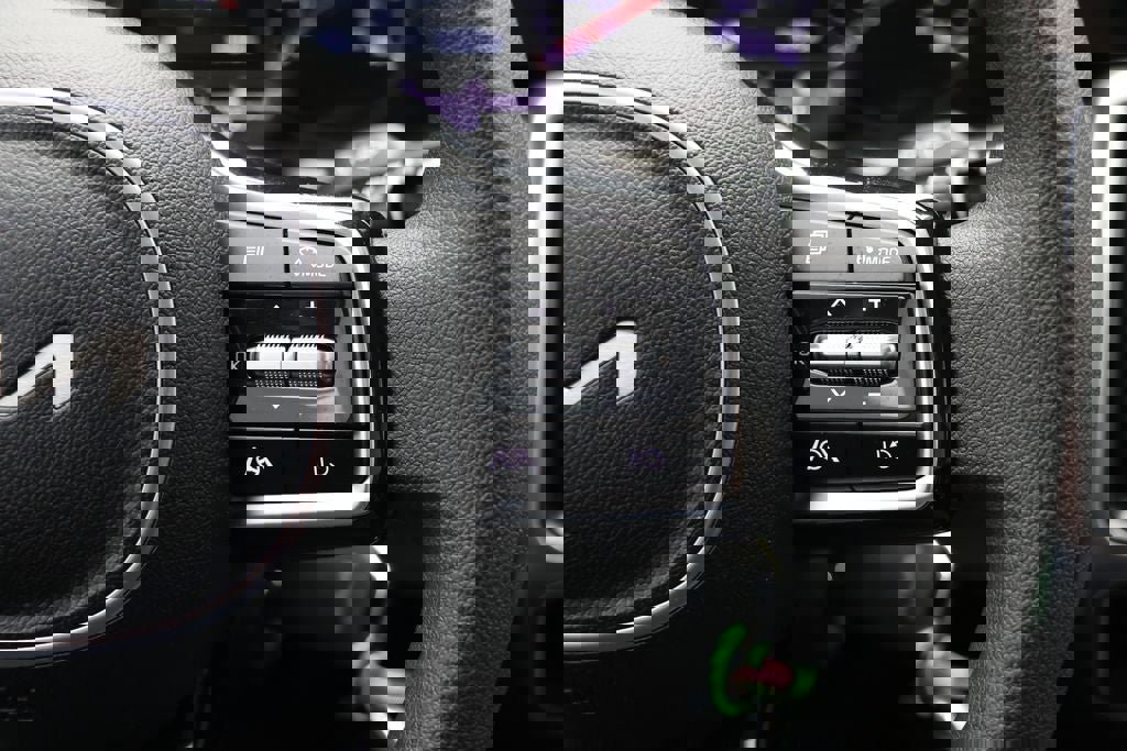 Used 2023 Kia Sorento LX image 20