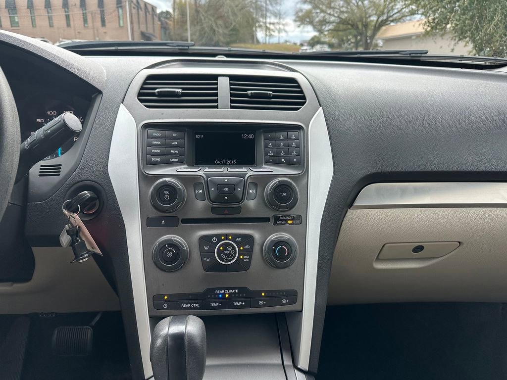Used 2015 Ford Explorer FWD image 14