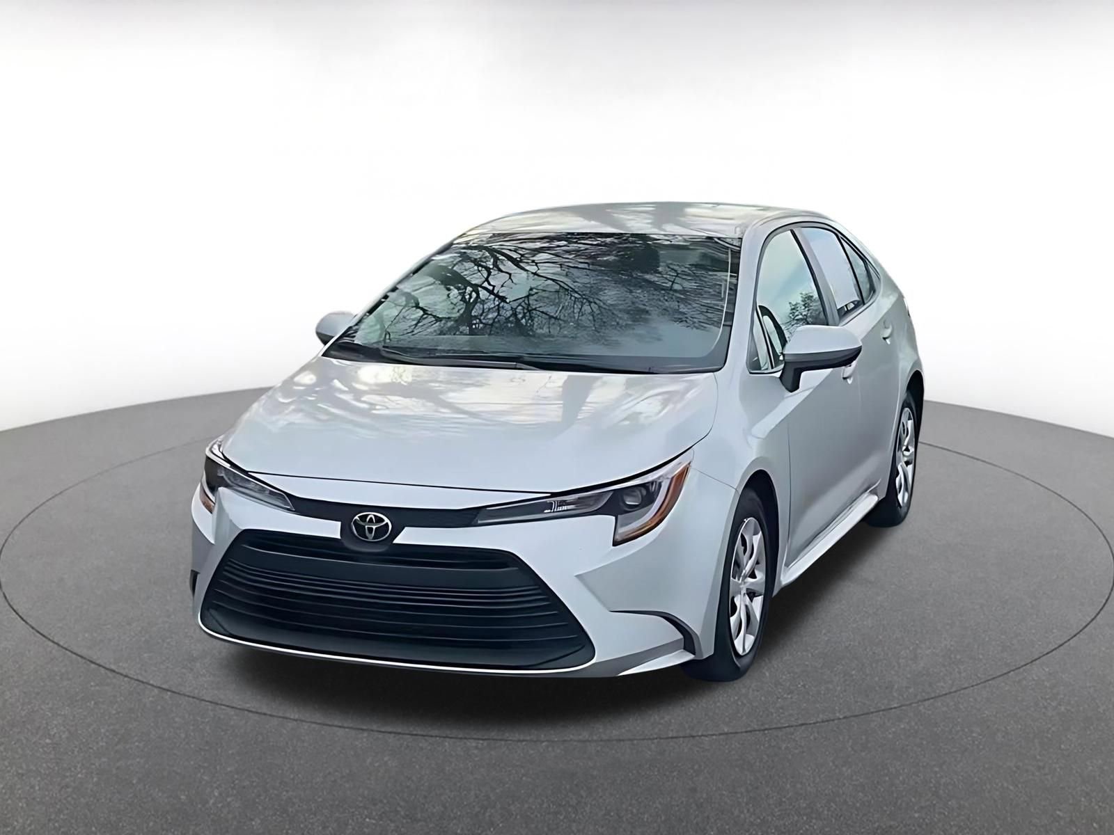 Used 2025 Toyota Corolla LE image 7