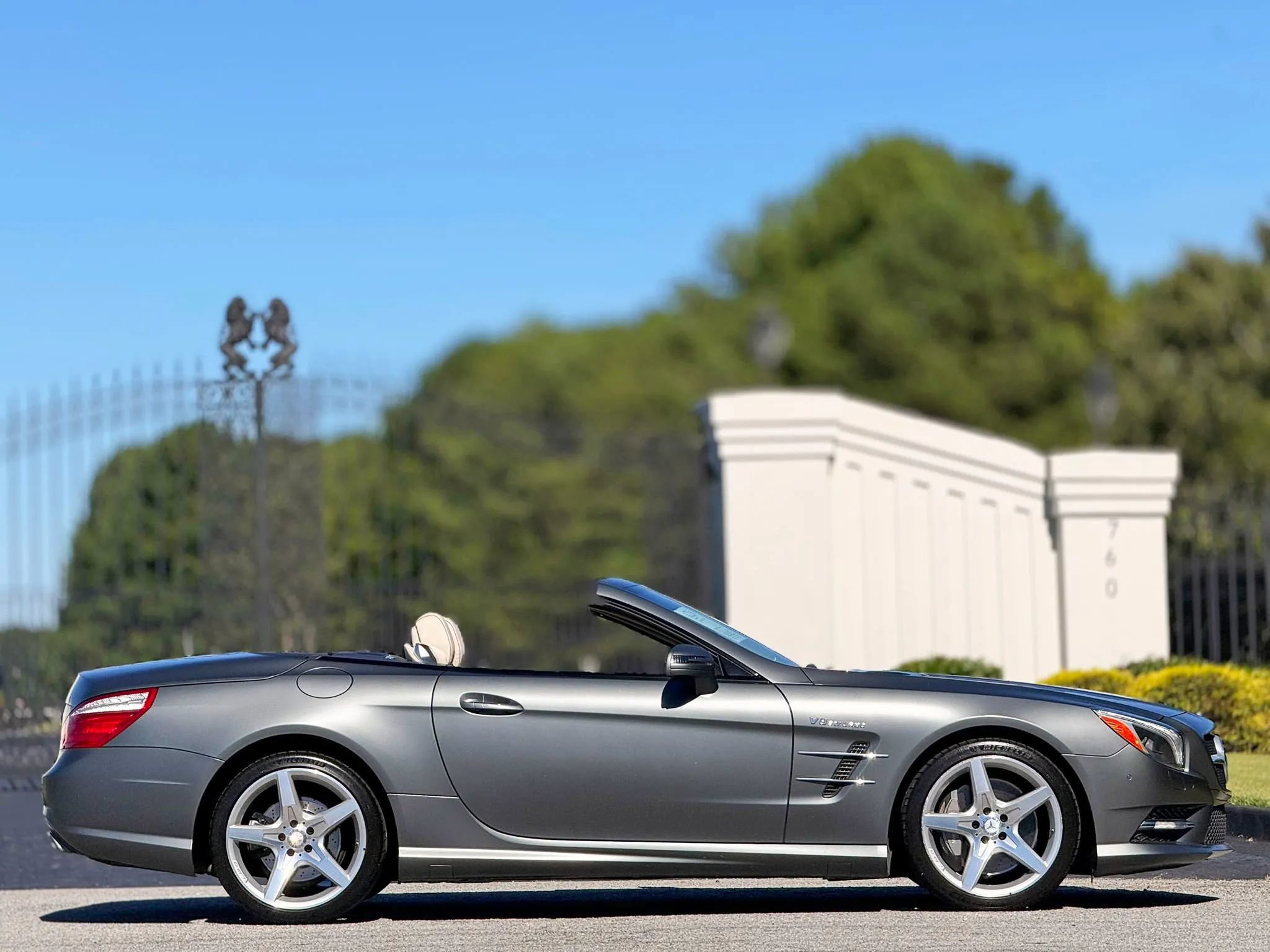 Used 2014 Mercedes-Benz SL 550 w/ Sport Wheel Package image 6