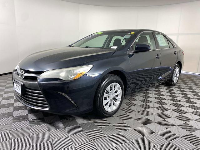 Used 2017 Toyota Camry LE FWD image 4