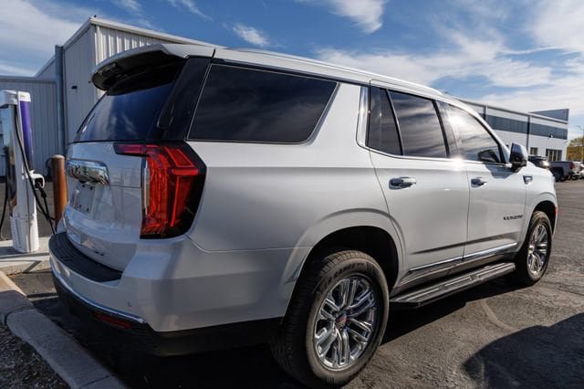 Used 2023 GMC Yukon SLT w/ SLT Premium Package image 4