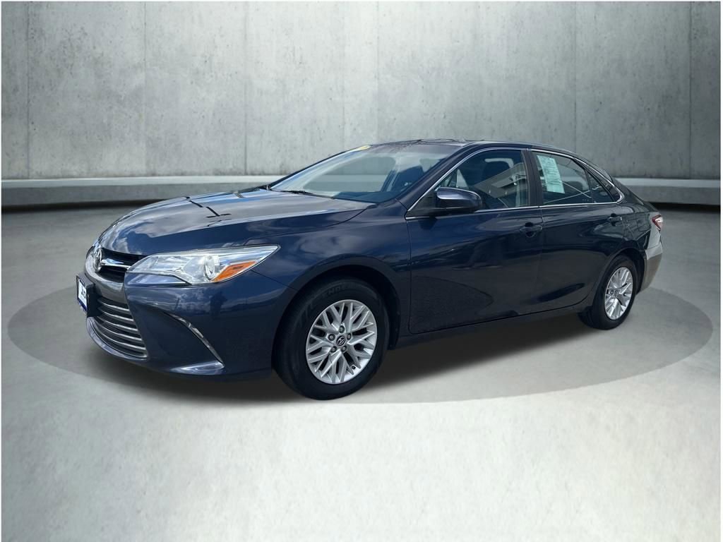 Used 2017 Toyota Camry LE image 1