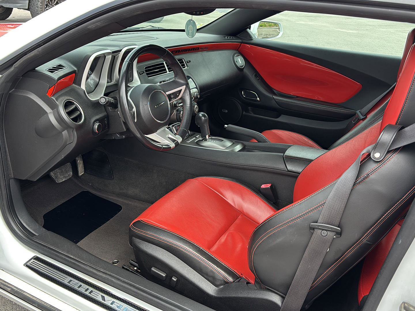 Used 2010 Chevrolet Camaro SS w/ RS Package image 16