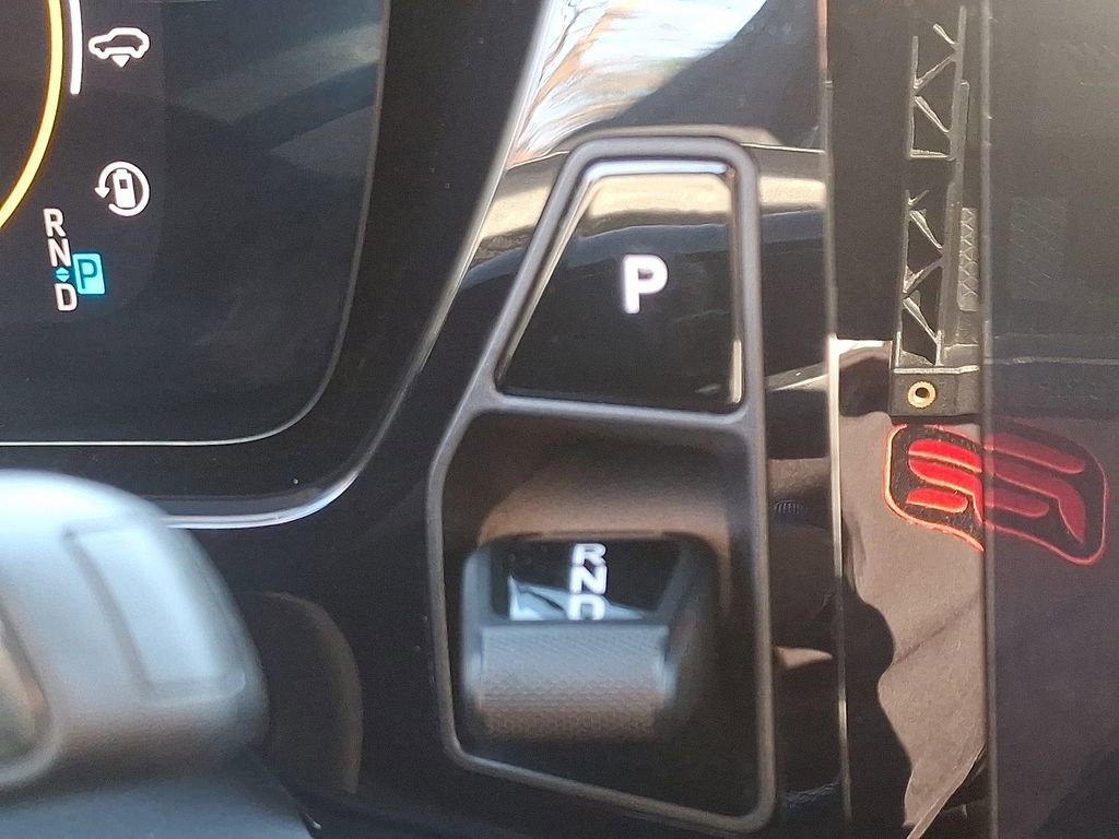 Used 2024 Porsche Macan 4 Electric image 15