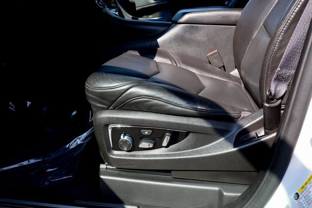 Used 2016 Cadillac Escalade Platinum image 30