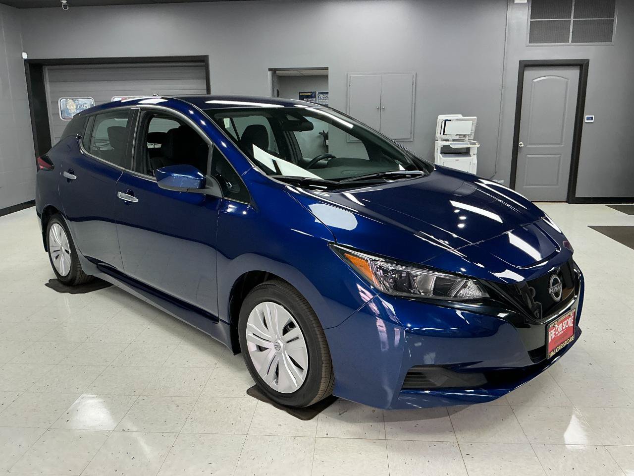 Used 2025 Nissan Leaf S FWD image 2