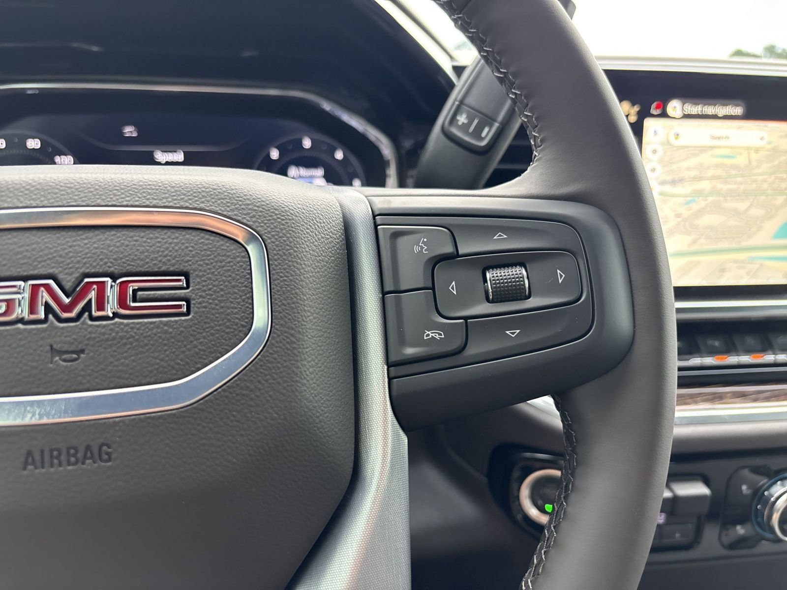 New 2025 GMC Sierra 1500 SLE w/ Preferred Package image 16