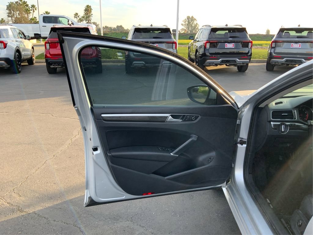 Used 2016 Volkswagen Passat 1.8T SE image 21