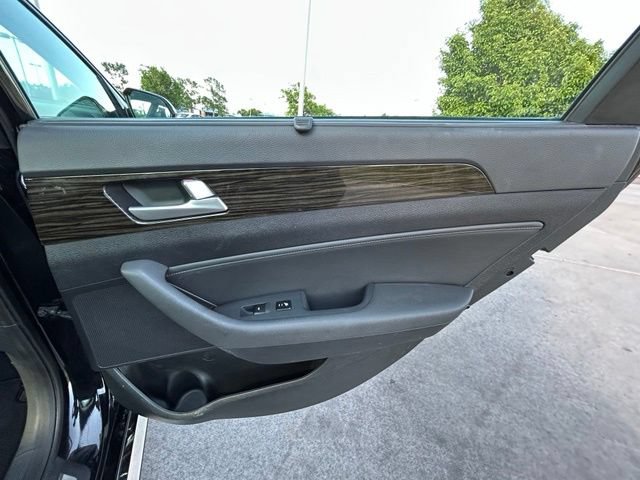 Used 2016 Hyundai Sonata Limited w/ Option Group 05 FWD image 31