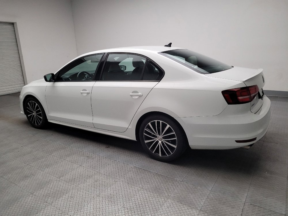 Used 2016 Volkswagen Jetta Sport FWD image 3