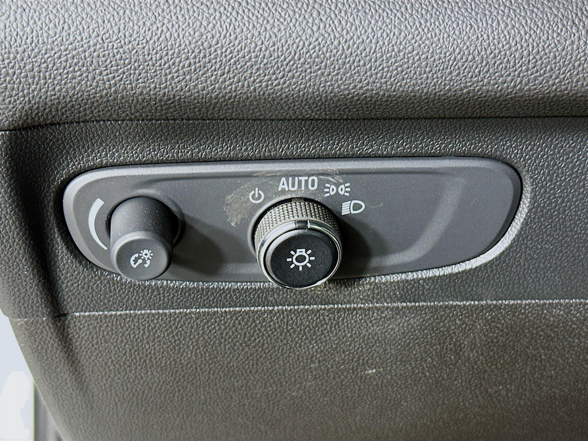 Used 2022 Buick Envision Preferred image 17