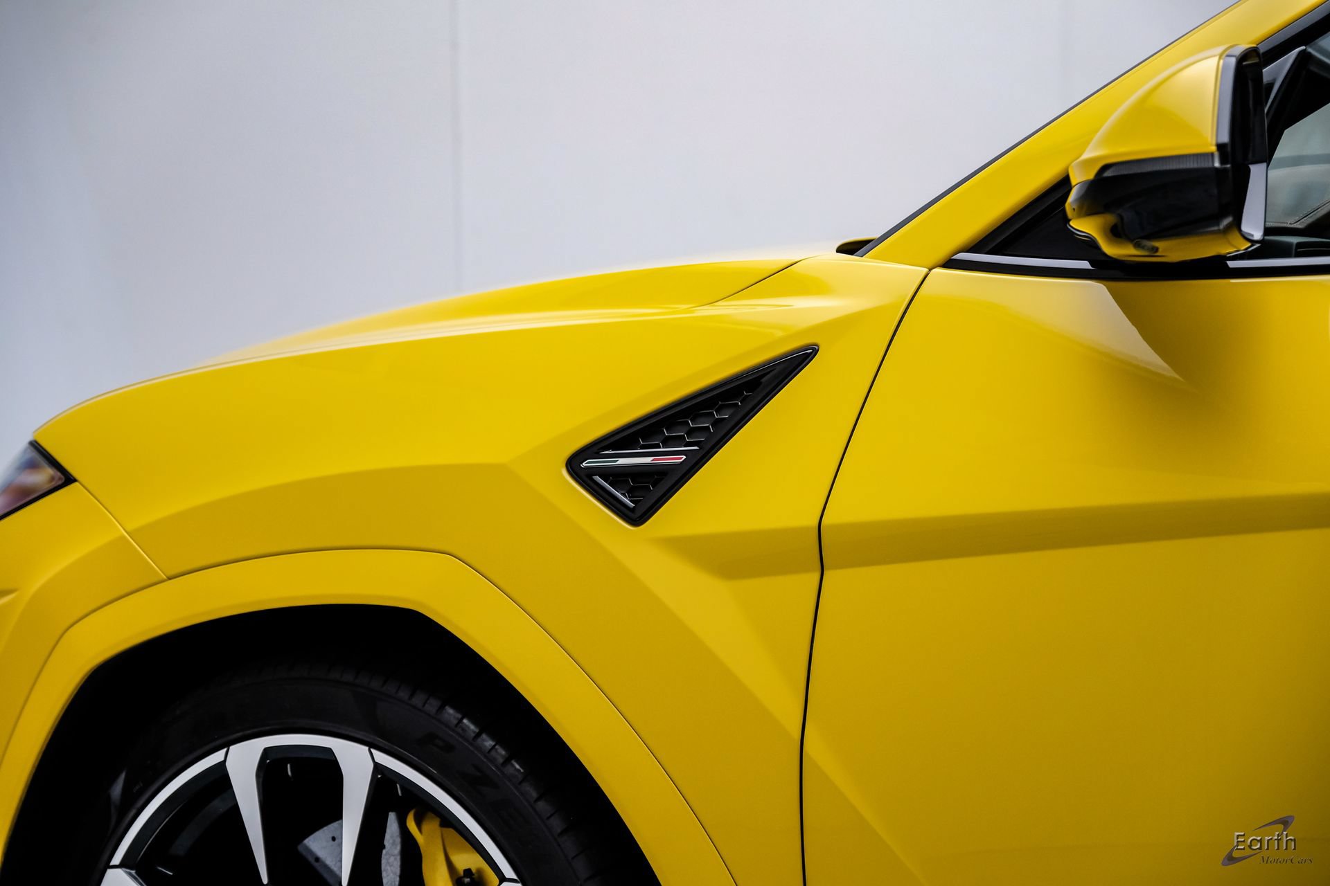 Used 2021 Lamborghini Urus AWD/4WD image 32