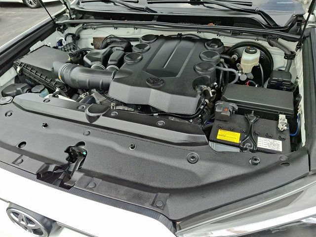 Used 2022 Toyota 4Runner SR5 Premium w/ Moonroof Package RWD image 33