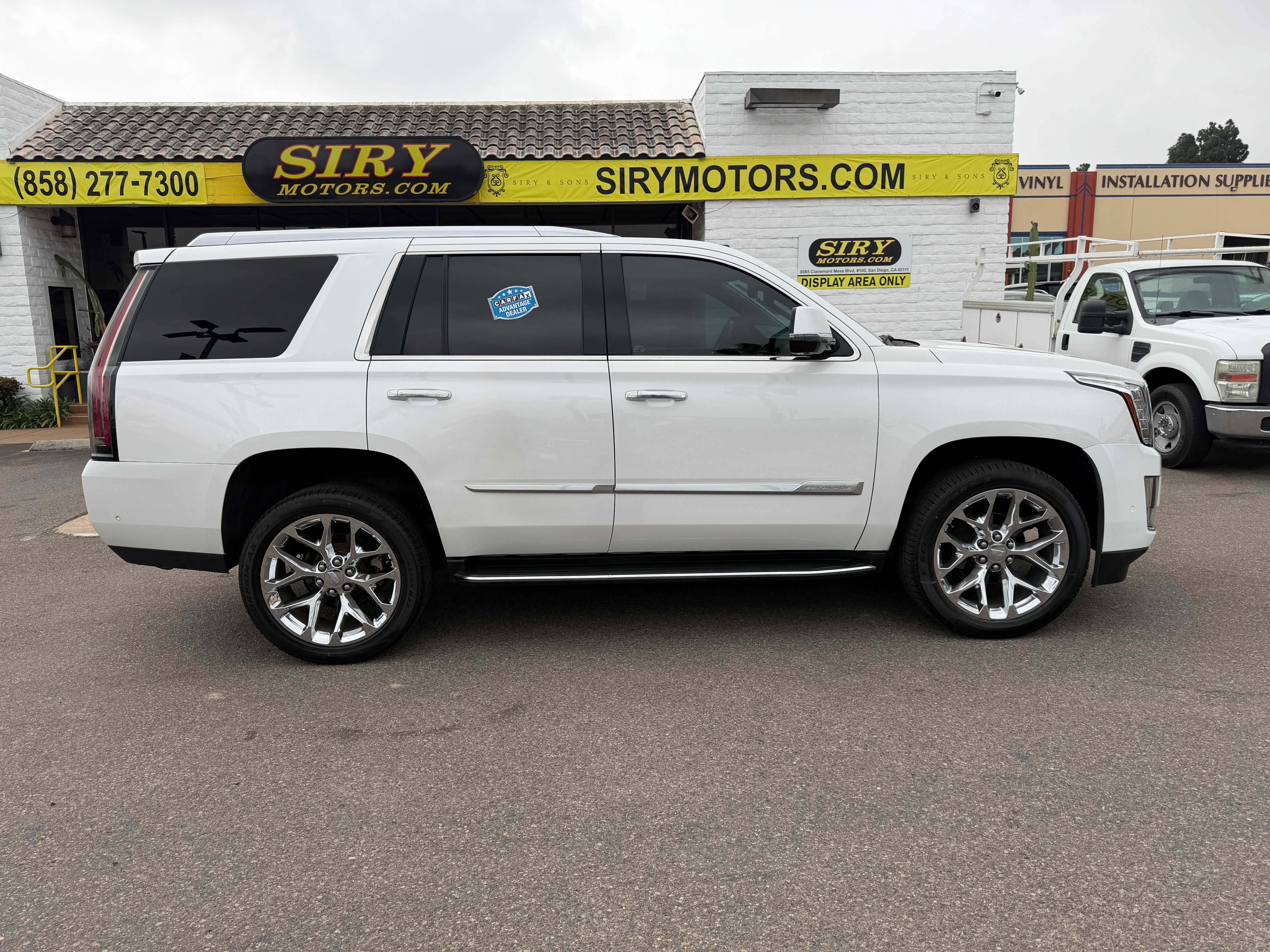 Used 2020 Cadillac Escalade Luxury image 2