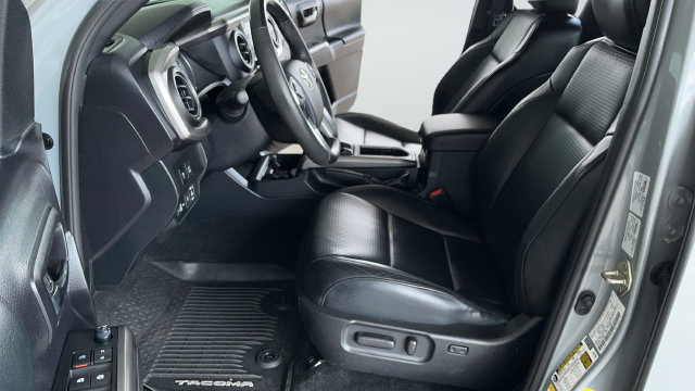Used 2020 Toyota Tacoma Limited AWD/4WD image 20