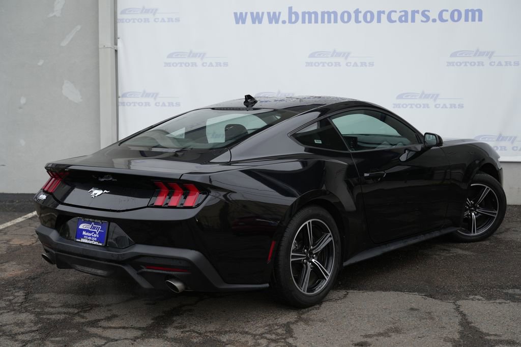 Used 2024 Ford Mustang Coupe image 3