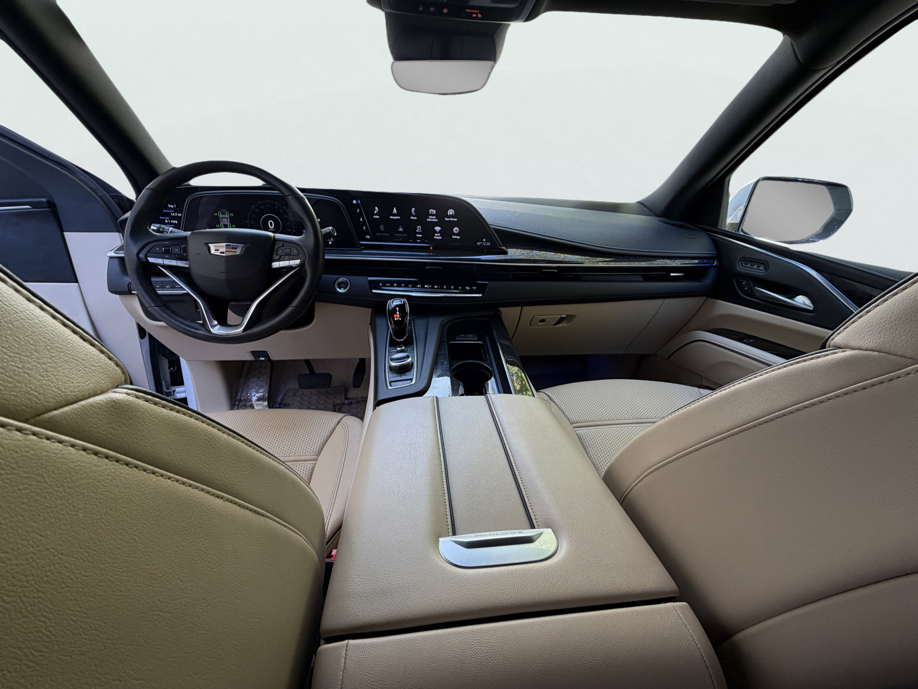 Used 2021 Cadillac Escalade ESV Premium Luxury w/ LPO, Illumination Package image 38