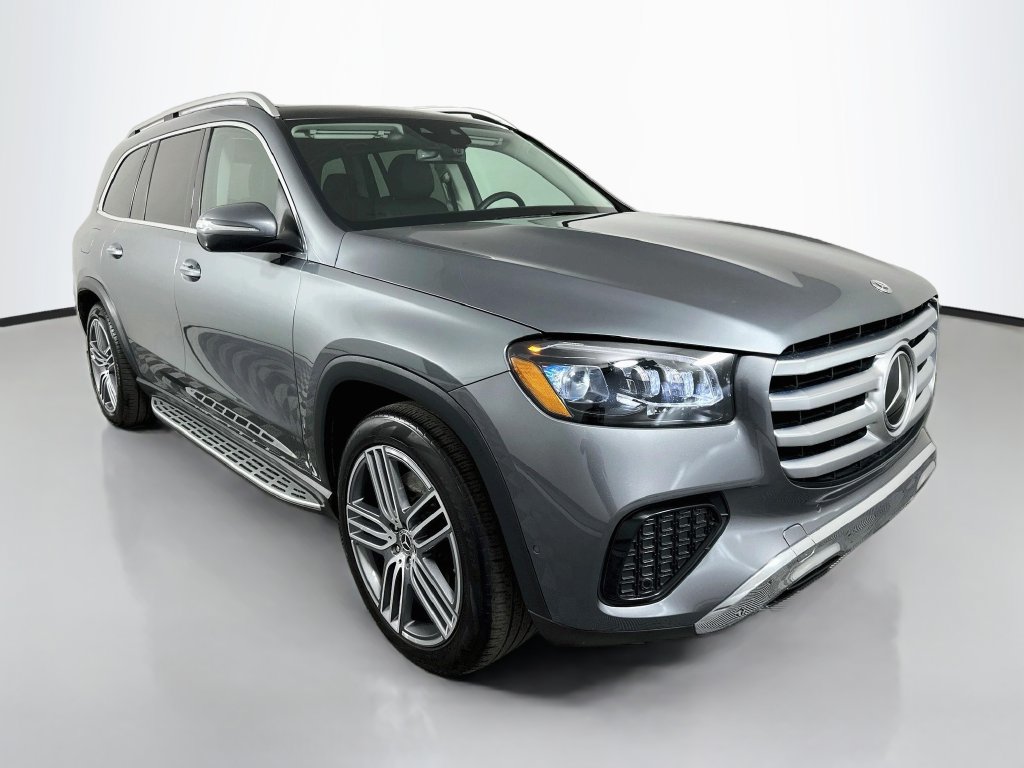 Used 2024 Mercedes-Benz GLS 450 4MATIC image 3