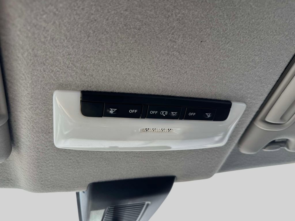 Used 2023 Nissan Kicks SV image 29