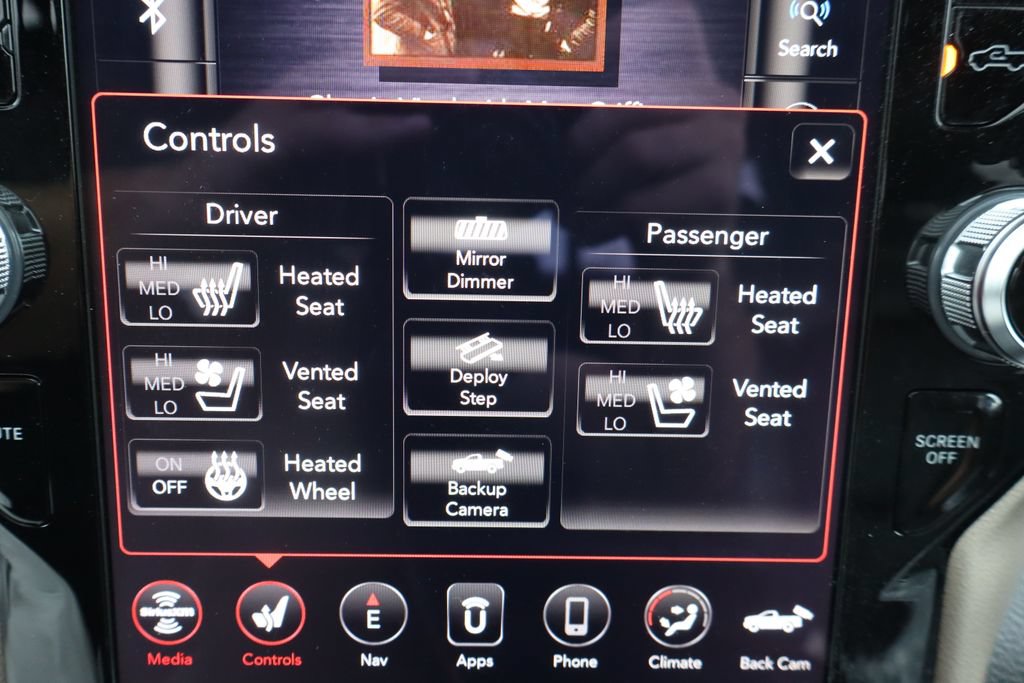 Used 2019 RAM 1500 Laramie AWD/4WD image 13