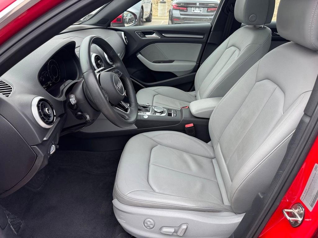 Used 2018 Audi A3 e-tron Prestige image 7