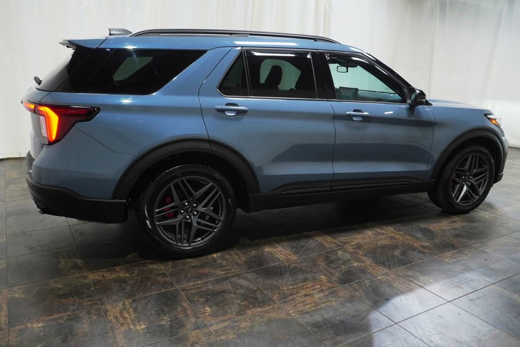 Used 2025 Ford Explorer ST w/ Sun And Sound Package image 4