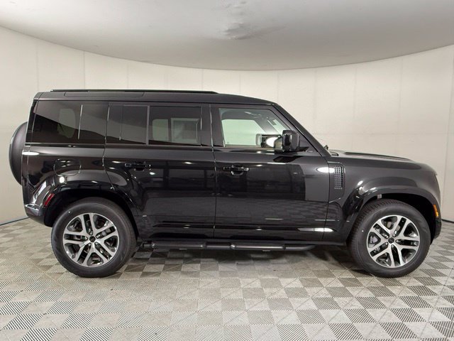 New 2026 Land Rover Defender 110 X-Dynamic SE AWD/4WD image 9