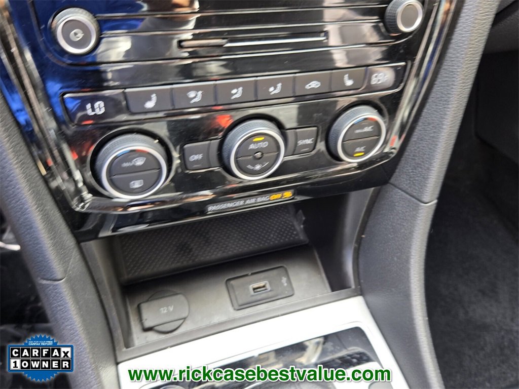 Used 2022 Volkswagen Passat 2.0T R-Line image 25