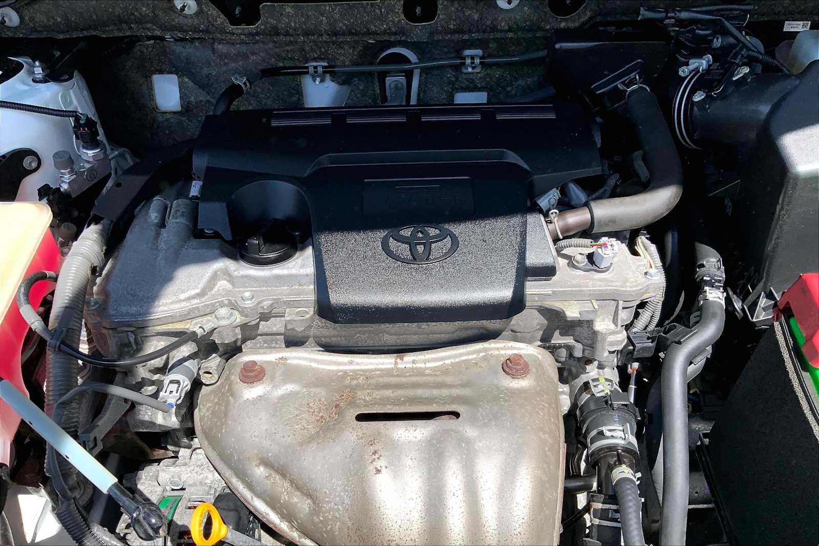 Used 2018 Toyota RAV4 LE AWD/4WD image 29