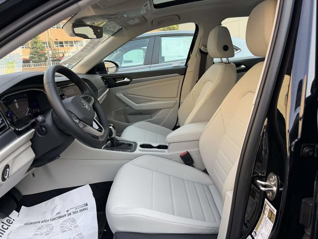 Certified 2023 Volkswagen Jetta SE w/ Panoramic Sunroof Package FWD image 18