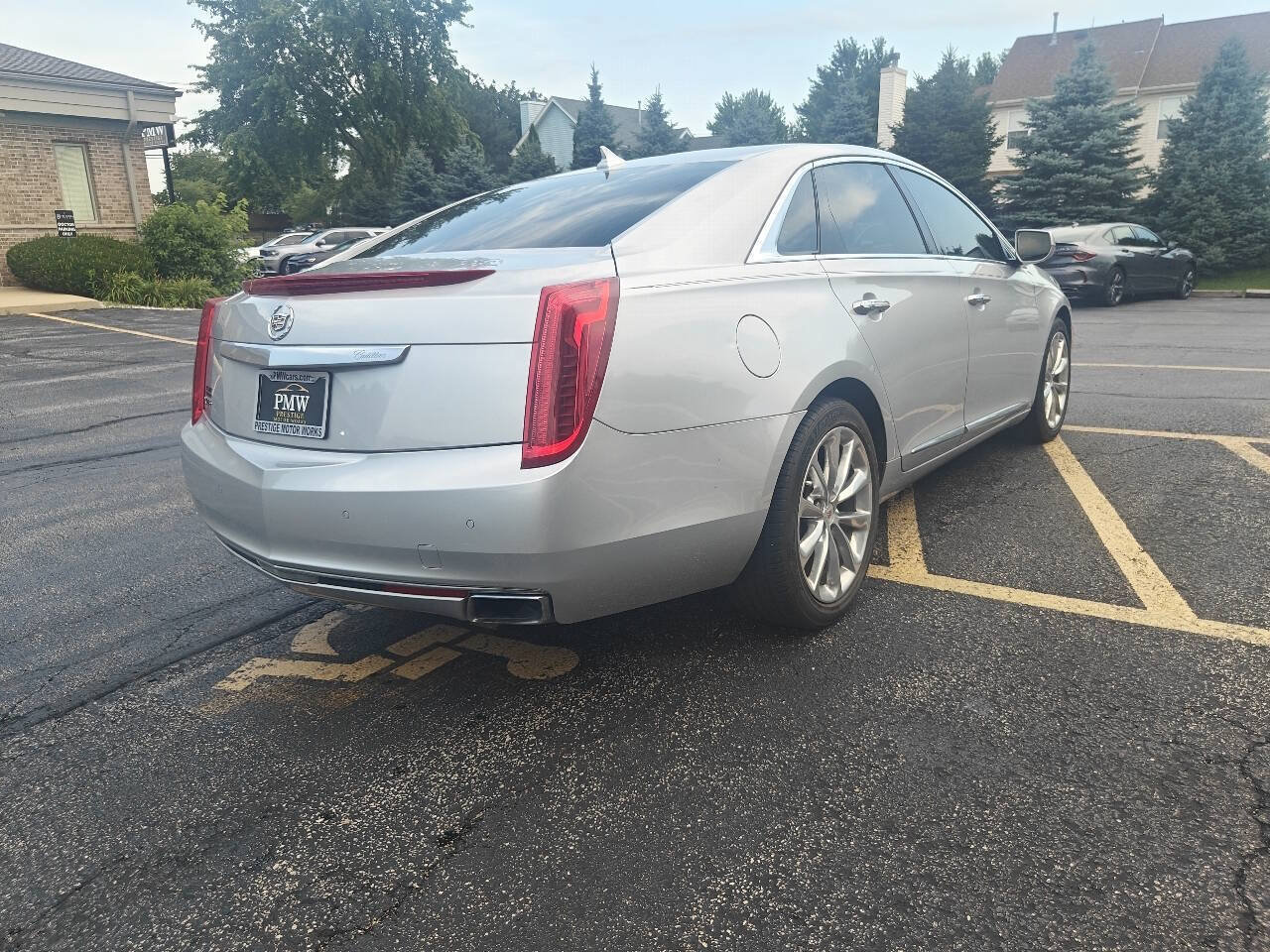 Used 2014 Cadillac XTS Luxury FWD image 5