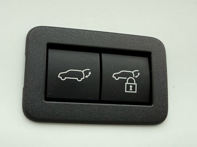 Certified 2025 Toyota Corolla Cross XLE image 35