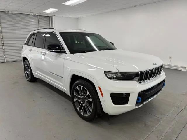 Used 2022 Jeep Grand Cherokee Overland image 3
