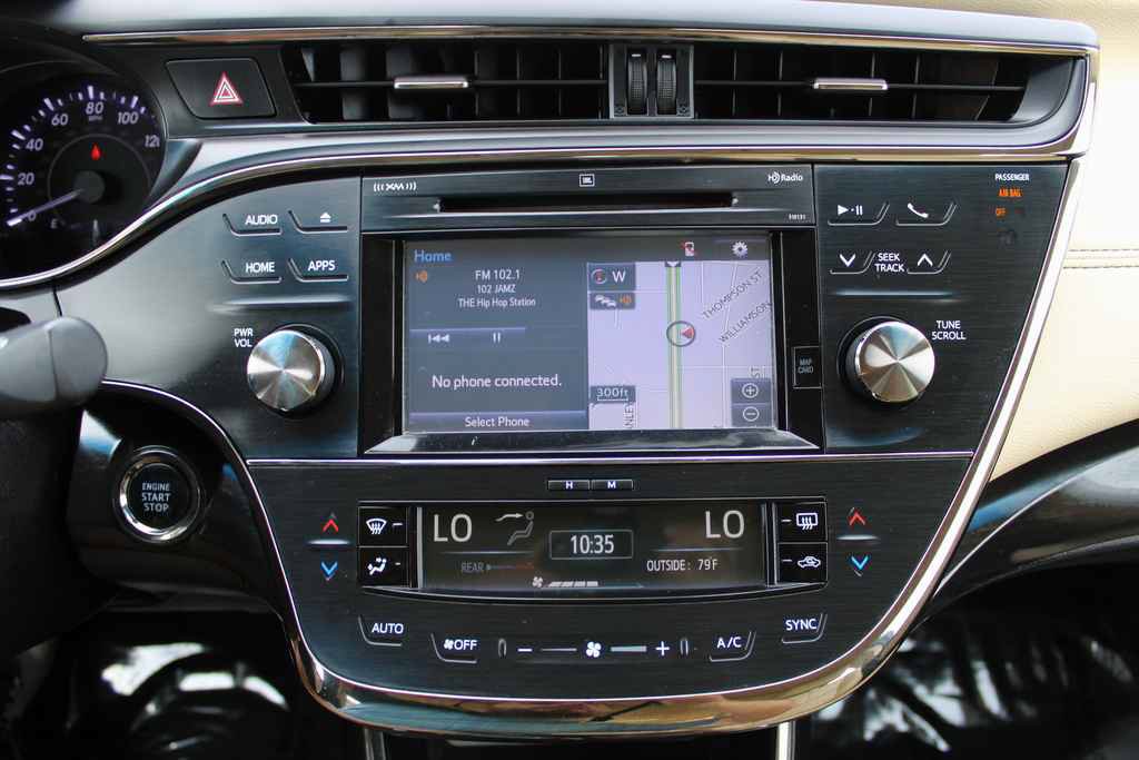 Used 2016 Toyota Avalon Limited w/ Protection Package FWD image 13