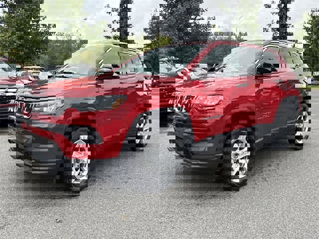 Used 2023 Jeep Compass Sport image 7