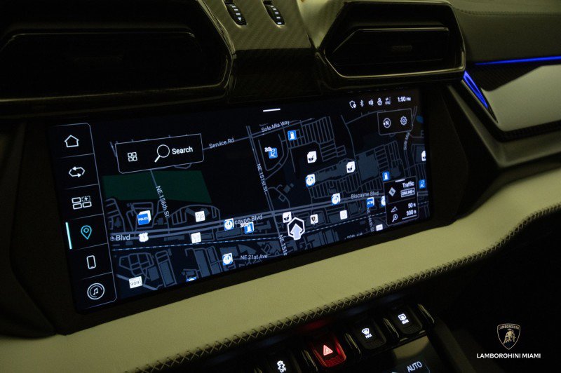 Used 2025 Lamborghini Urus SE image 86