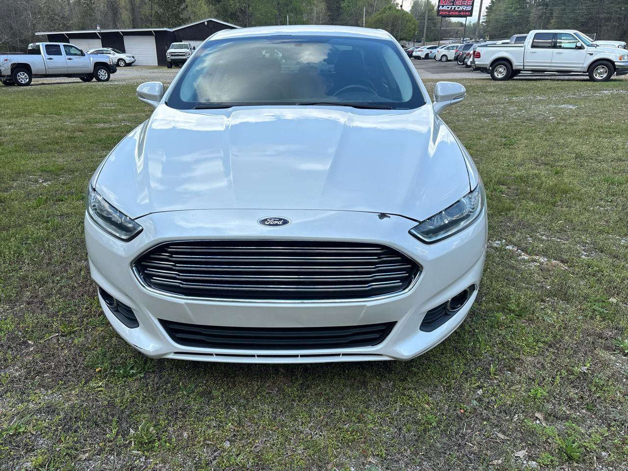 Used 2016 Ford Fusion SE w/ Equipment Group 202A image 3