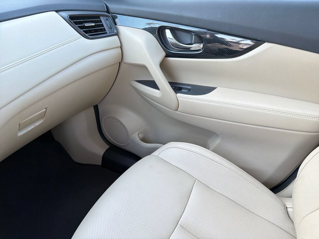 Used 2020 Nissan Rogue SL w/ Premium Package FWD image 32