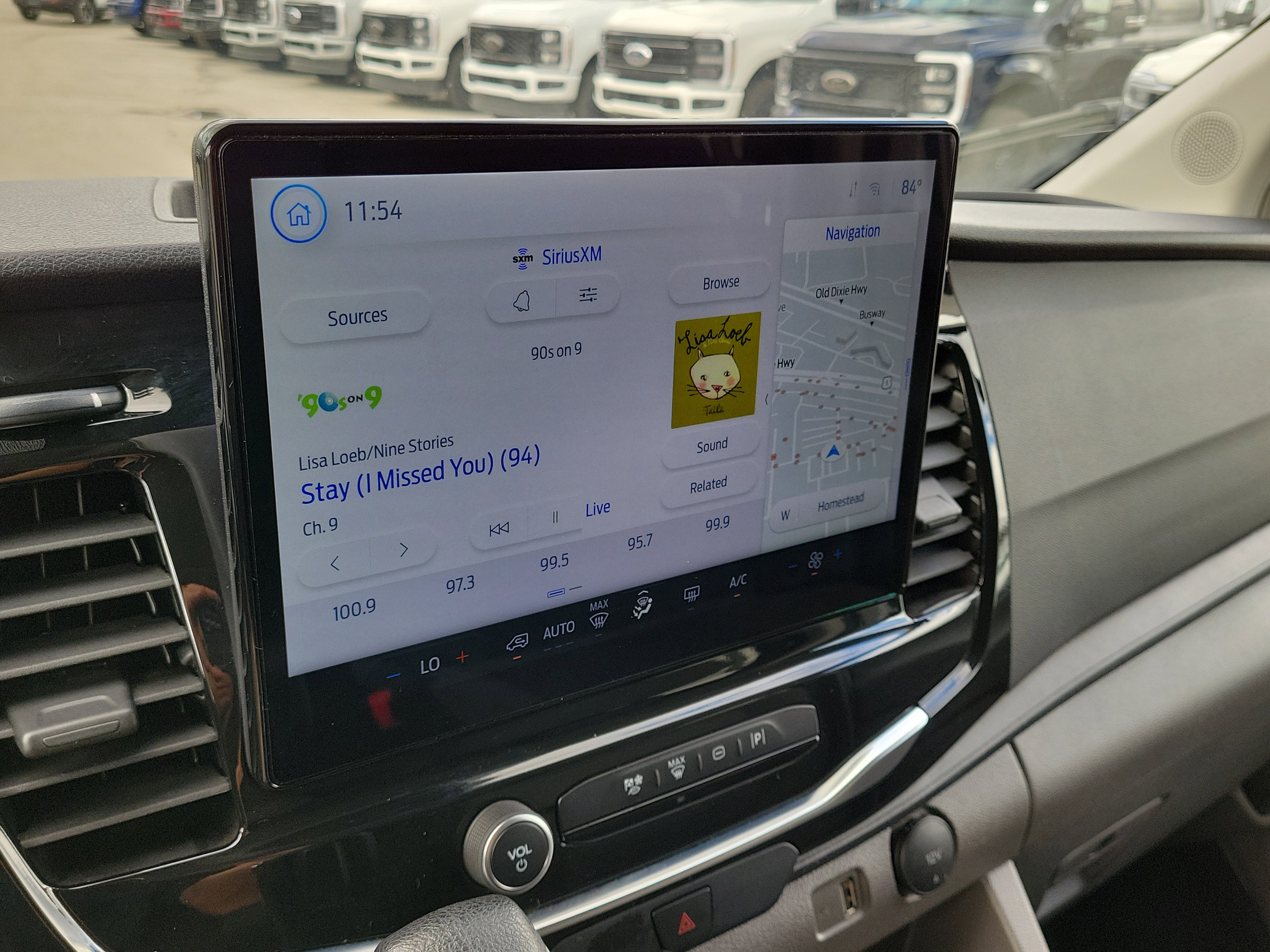 Used 2023 Ford Transit 350 XLT image 21