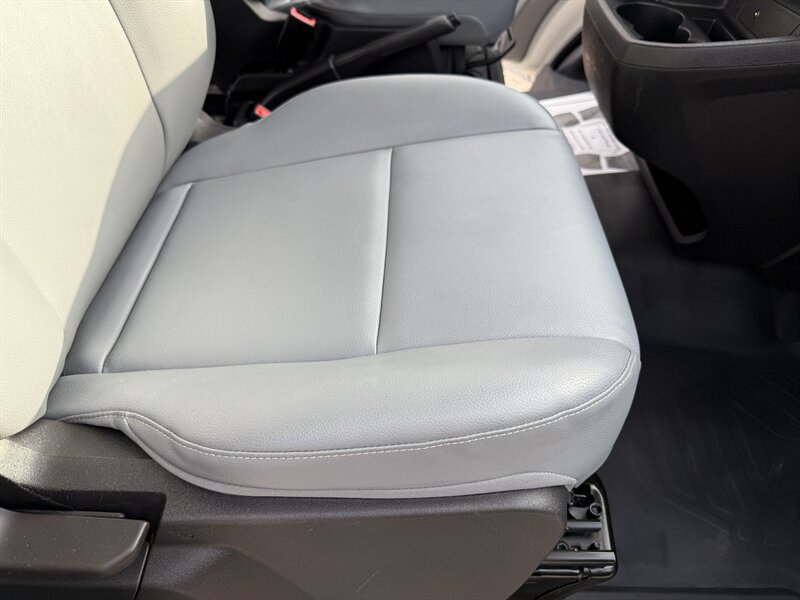 Used 2018 Ford Transit 150 XL RWD image 33