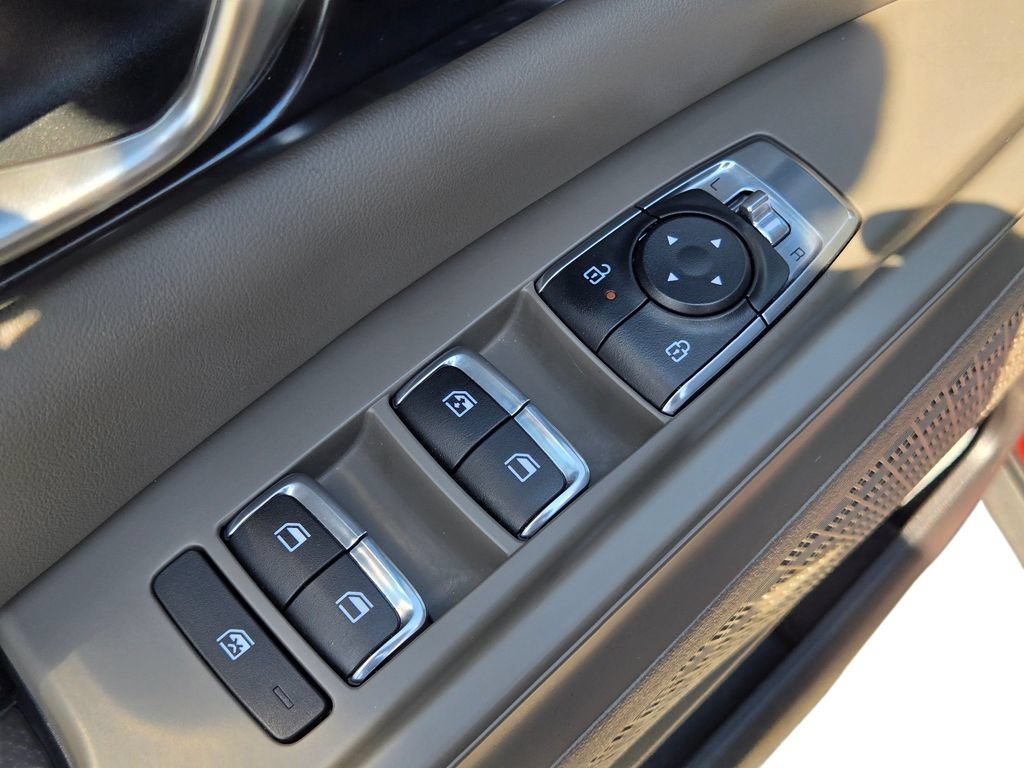Certified 2025 Kia Carnival FWD image 15