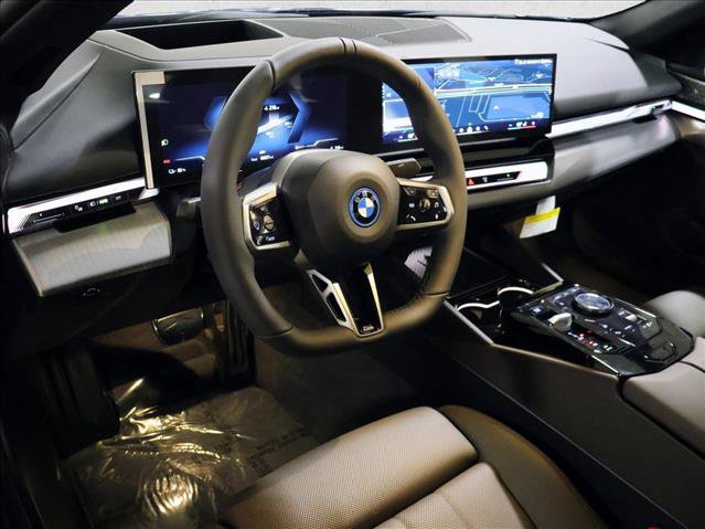New 2027 BMW i5 xDrive40 w/ M Sport Package AWD/4WD image 3