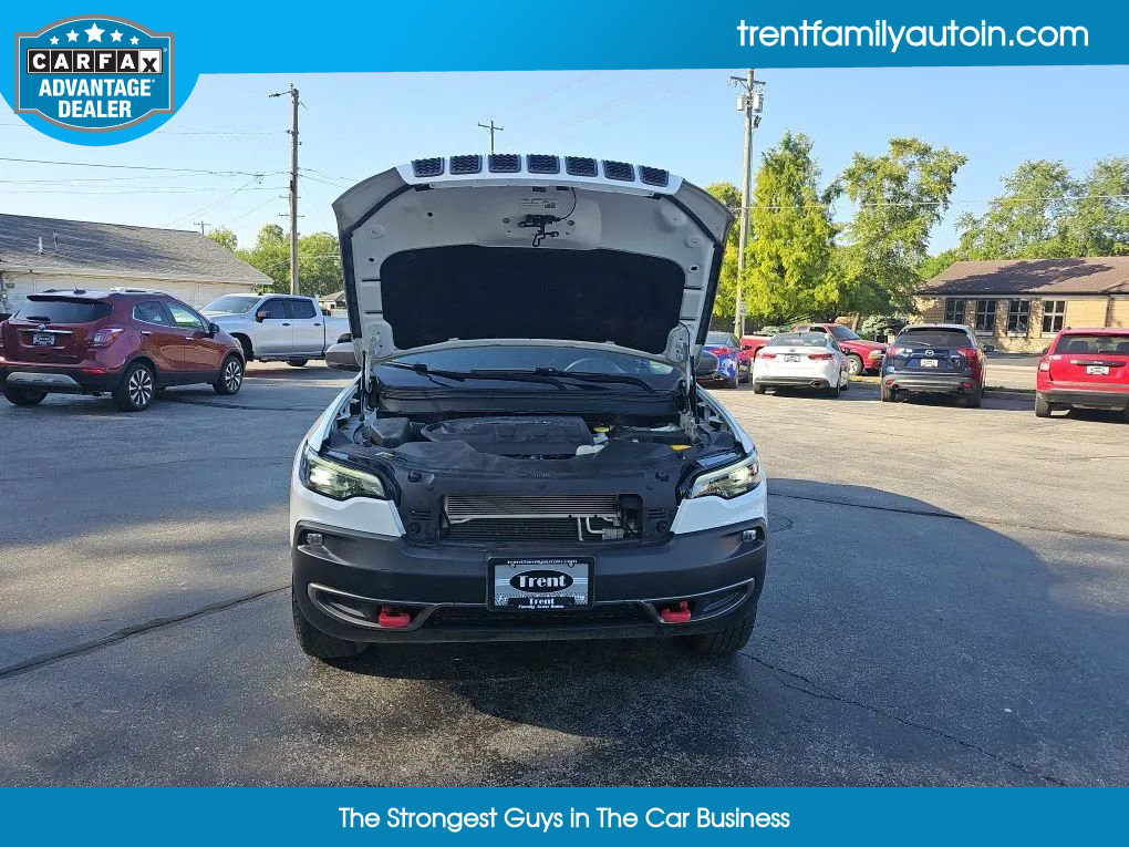 Used 2020 Jeep Cherokee Trailhawk image 9